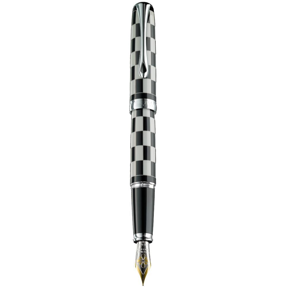 Diplomat Excellence A Plus Rome Black White 14K Gold Fountain Pen