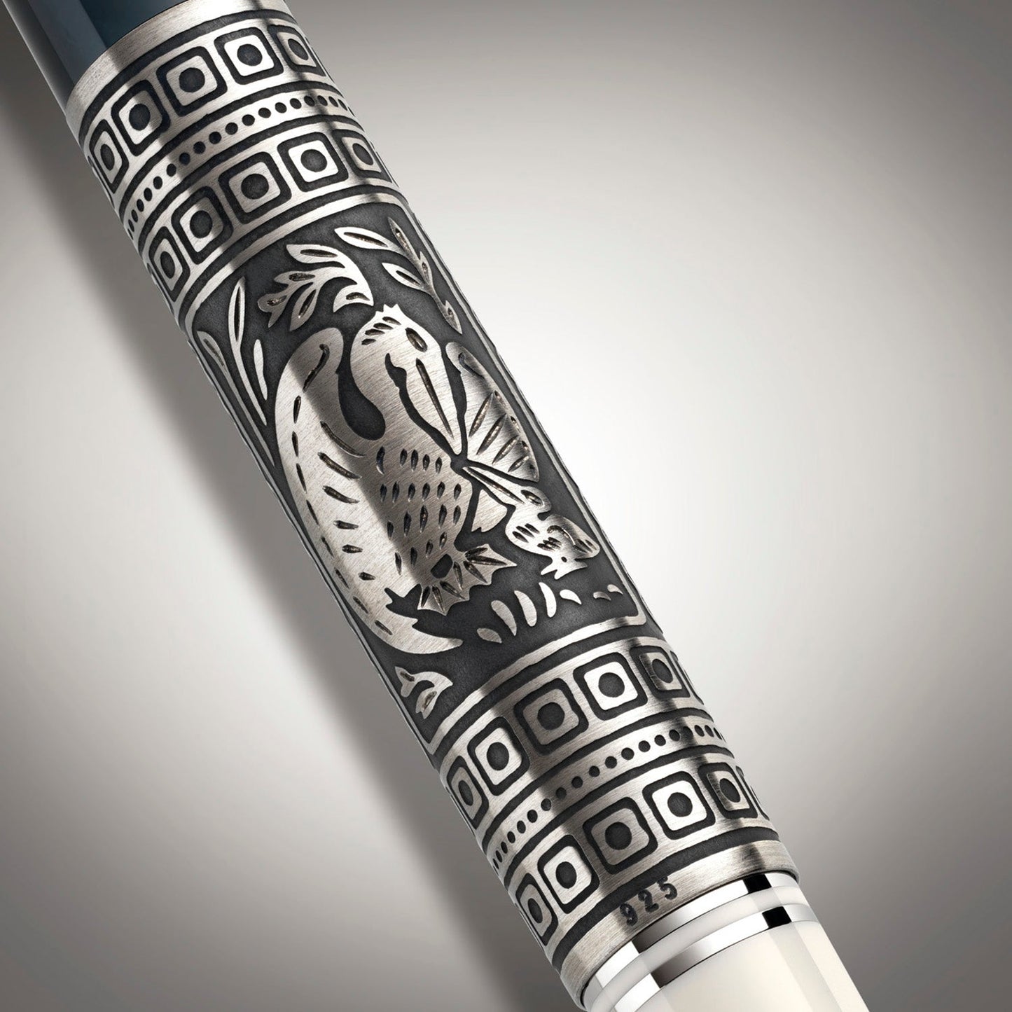 Pelikan Toledo M910 White Fountain Pen (Special Edition)