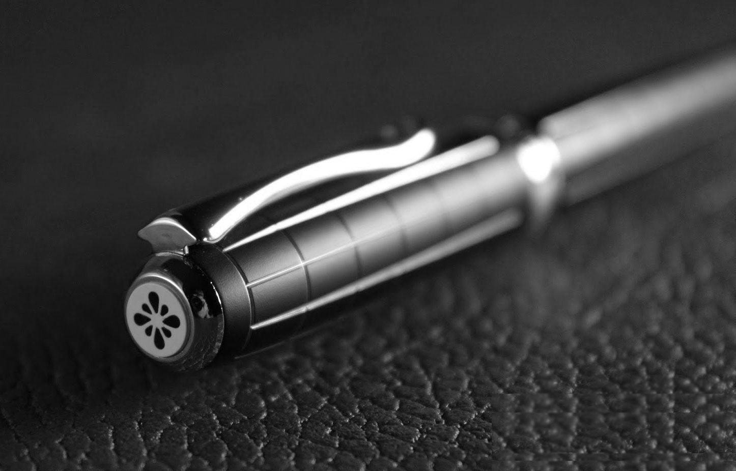 Diplomat Excellence A Plus Rhomb Guilloche Lapis Black Fountain Pen